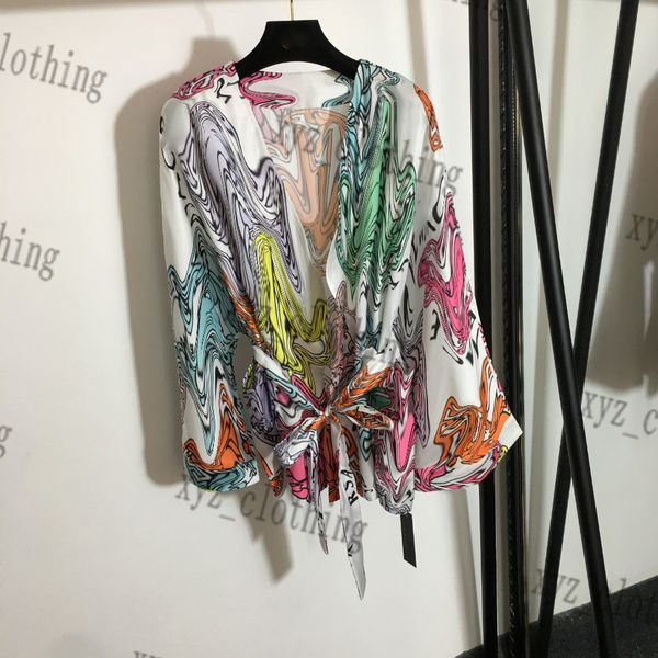 shirts for girls 2022ss new lady blouses and v-neck designer blouse women medusa european and american portrait retro print lace-up waist l, White
shirts for girls 2022ss new lady blouses and v-neck designer blouse women medusa european and american portrait retro print lace-up waist l, White