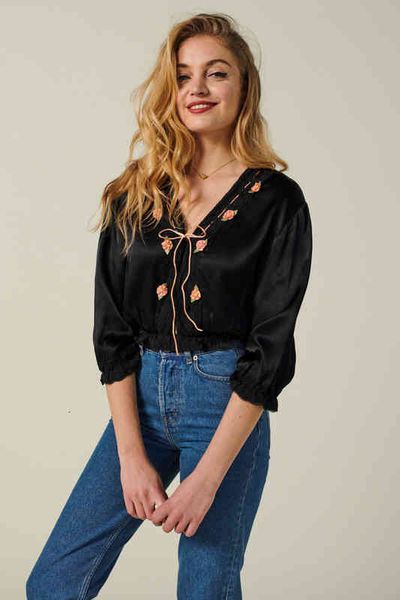 women's blouses shirts ro spring and summer satin smooth lace pink color rope lace up blouse, White
women's blouses shirts ro spring and summer satin smooth lace pink color rope lace up blouse, White