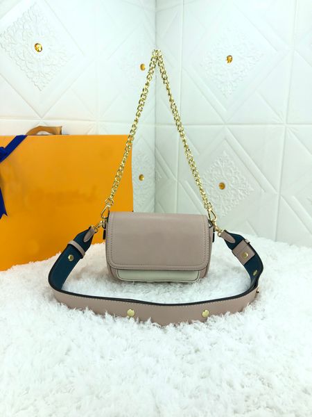 5a fashion women bag two-tone clamshell-type chain leather crossbody shoulderbag with box b077 (58554 58555)
5a fashion women bag two-tone clamshell-type chain leather crossbody shoulderbag with box b077 (58554 58555)