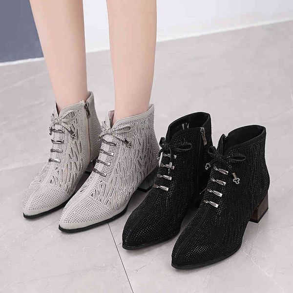 dress shoes 22 spring women's boots drill hollow mesh short flat bottom large breathable soft low heel single 5sme, Black
dress shoes 22 spring women's boots drill hollow mesh short flat bottom large breathable soft low heel single 5sme, Black