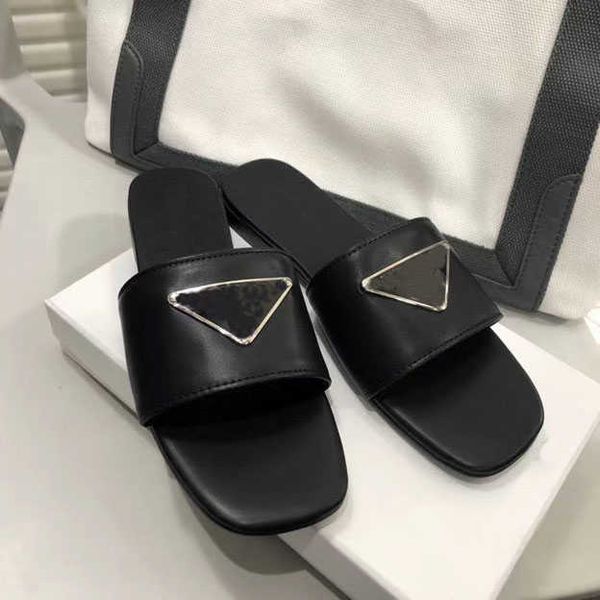 2021 designer slippers women's solid color flat bottomed mule slipper fashion summer leather sole 35-40, Black
2021 designer slippers women's solid color flat bottomed mule slipper fashion summer leather sole 35-40, Black