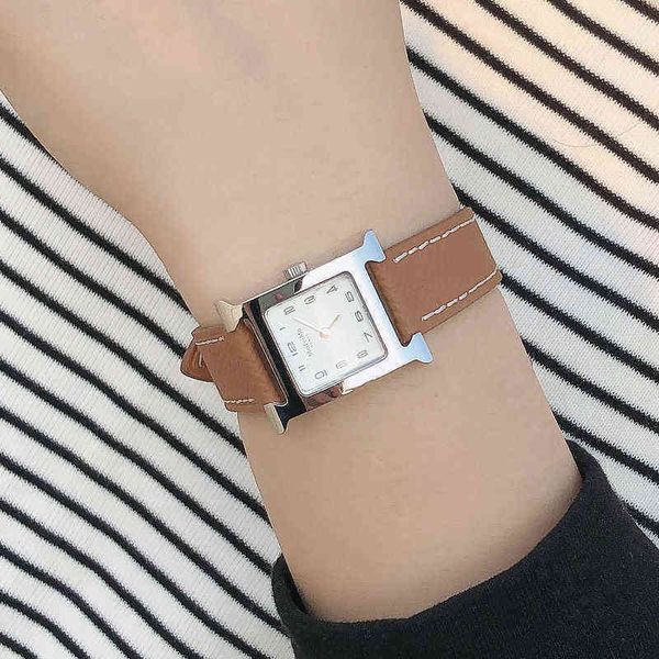 fashion women's watch designer fashion table capecod red h series watch gold digital brown lychee leather strap small, Slivery;golden
fashion women's watch designer fashion table capecod red h series watch gold digital brown lychee leather strap small, Slivery;golden
