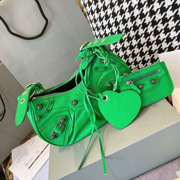 hh 2022 ladies handbag classic motorcycle bag element design rivet leather half crescent le cagole saddle one shoulder oblique locomotive ba
hh 2022 ladies handbag classic motorcycle bag element design rivet leather half crescent le cagole saddle one shoulder oblique locomotive ba