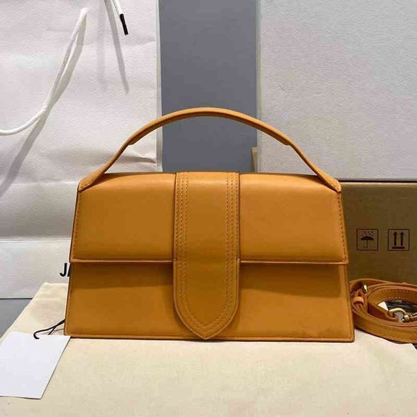 handle high-end design luxury designer leather bag quality women's single shoulder messenger global logistics free
handle high-end design luxury designer leather bag quality women's single shoulder messenger global logistics free