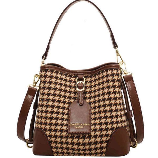 luxury designer handbag women shoulder bags lattice small single shoulder texture bag straps casual crossbody ladies leather underarm
luxury designer handbag women shoulder bags lattice small single shoulder texture bag straps casual crossbody ladies leather underarm
