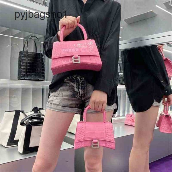 brand 2022ss balenciga italy bag french designer handbags swiss designers minority 2022 high sense hourglasss versat m7cp
brand 2022ss balenciga italy bag french designer handbags swiss designers minority 2022 high sense hourglasss versat m7cp