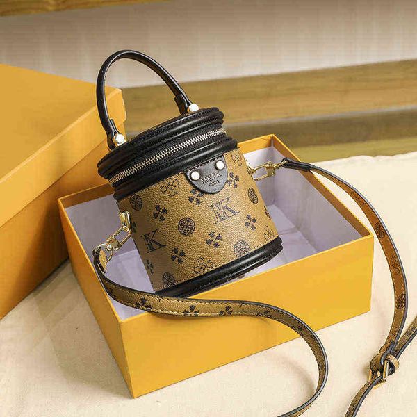 2022 new fashion all-match ladies mini handbag portable cylinder small bag 2022 cylindrical bucket single shoulder msenger women's
2022 new fashion all-match ladies mini handbag portable cylinder small bag 2022 cylindrical bucket single shoulder msenger women's