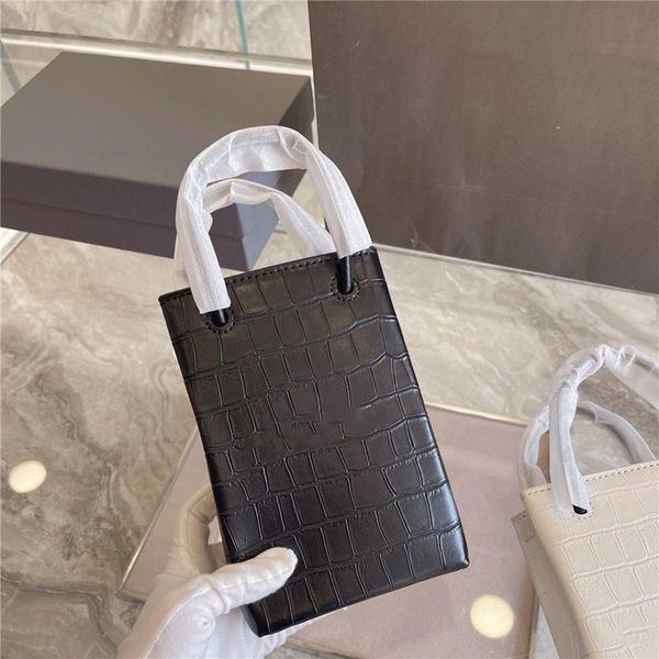 2022 lady shopping bags fashion handbags women totes shoulder cross classic retro purse wallets handle square
2022 lady shopping bags fashion handbags women totes shoulder cross classic retro purse wallets handle square