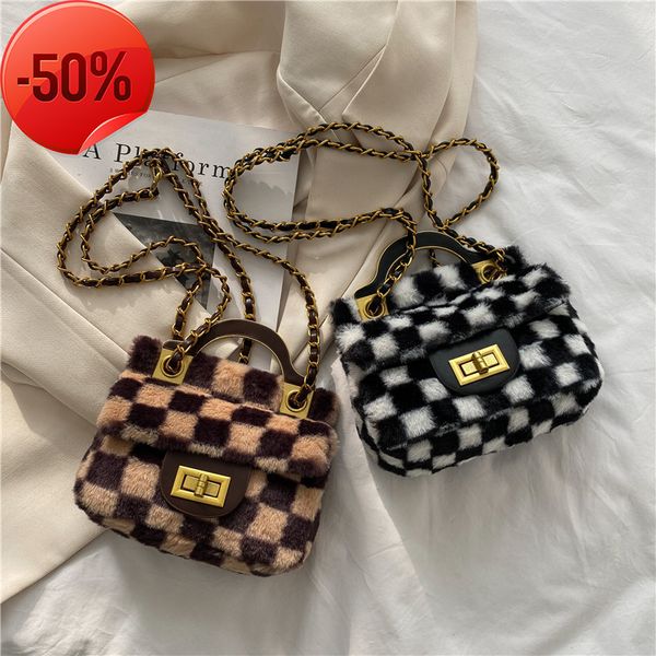 luxury designersmall female 2022 new fashion lattice messenger net red portable princess bag
luxury designersmall female 2022 new fashion lattice messenger net red portable princess bag