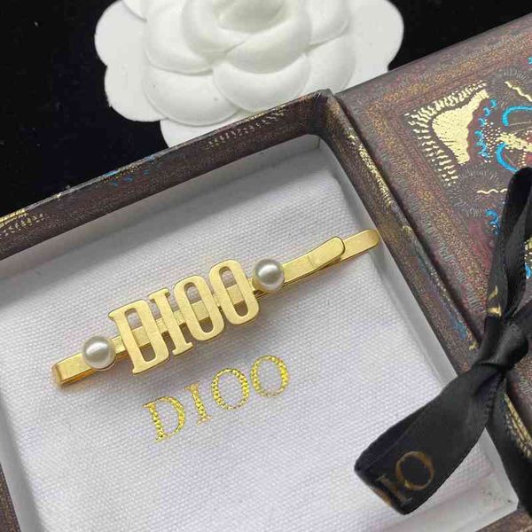 outlet 2022 new letter pearl hairpin women's simple temperament trend hair accessories, Golden;silver
outlet 2022 new letter pearl hairpin women's simple temperament trend hair accessories, Golden;silver