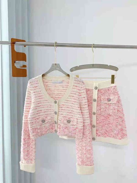 women's knits & tees spring 2022 yuan collar long sleeved cardigan high waist short skirt bead button design color pink gentle departme, White
women's knits & tees spring 2022 yuan collar long sleeved cardigan high waist short skirt bead button design color pink gentle departme, White