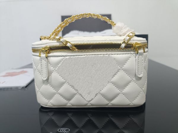22ss fashion designer outdoor makeups bags with mirror frame bag quilted calfskin leather makeup bag cardholder wallet large capacity design
22ss fashion designer outdoor makeups bags with mirror frame bag quilted calfskin leather makeup bag cardholder wallet large capacity design