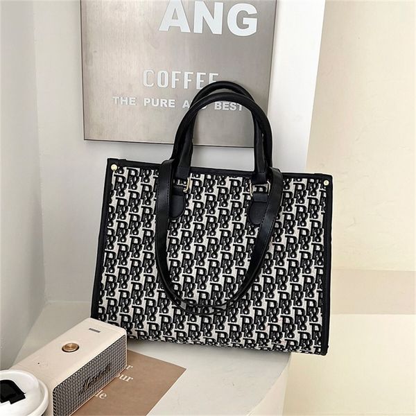 large capacity female fashion portable large cloth single tote leisure messenger 50% off shop clearance
large capacity female fashion portable large cloth single tote leisure messenger 50% off shop clearance