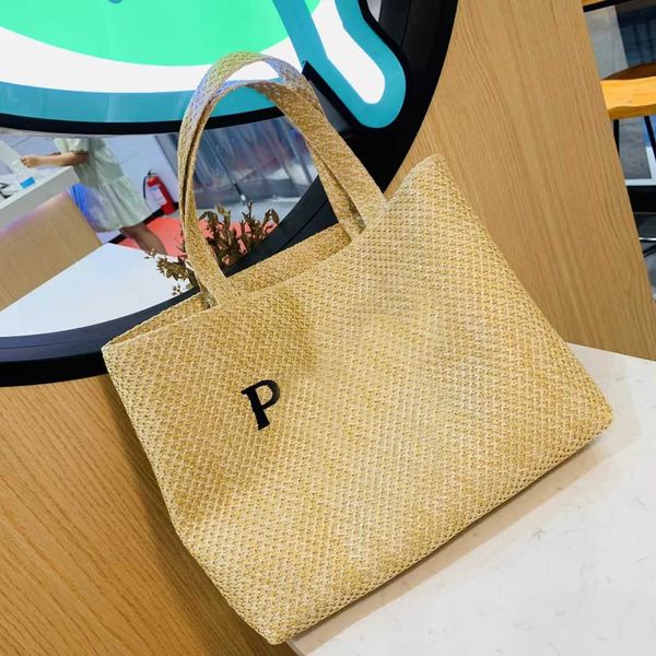 36*28cm medium straw woven handbag designer women tote summer fashion clutch shoulder hand bags purse handmade foldable beach tarvel case
36*28cm medium straw woven handbag designer women tote summer fashion clutch shoulder hand bags purse handmade foldable beach tarvel case