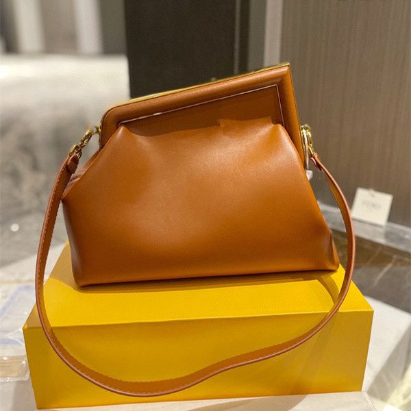 luxury designer fashion casual leather business ladies crossbody hand carry one fendyity shoulder letter tote bag h19
luxury designer fashion casual leather business ladies crossbody hand carry one fendyity shoulder letter tote bag h19