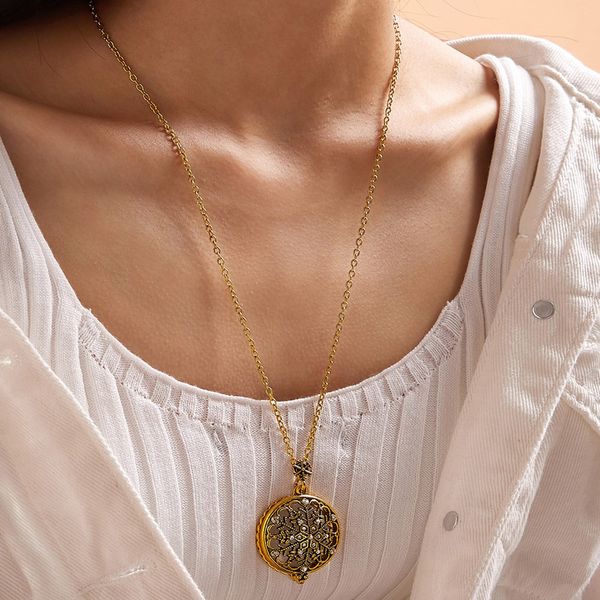 new fashion exaggerated magnifying glass pendant necklace personalized sweater chain, Silver
new fashion exaggerated magnifying glass pendant necklace personalized sweater chain, Silver