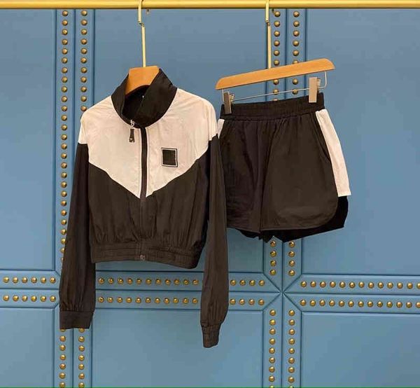 women's tracksuits of xiaoxiangfeng summer new square standard stitching medieval series thin zipper jacket shorts sunscreen suit for w, Gray
women's tracksuits of xiaoxiangfeng summer new square standard stitching medieval series thin zipper jacket shorts sunscreen suit for w, Gray