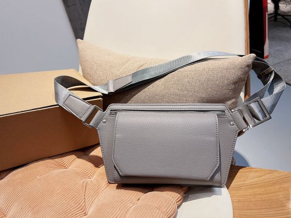 limited new mens bag designer messenger bag coating canvas material old flower woven belt sports style business fashion leisure classic shou
limited new mens bag designer messenger bag coating canvas material old flower woven belt sports style business fashion leisure classic shou