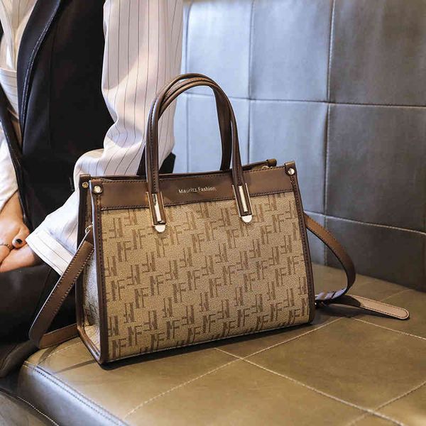 bag women 2022 new brand women's single large capacity portable tote letter shoulder messenger bags woman purse and handbags
bag women 2022 new brand women's single large capacity portable tote letter shoulder messenger bags woman purse and handbags