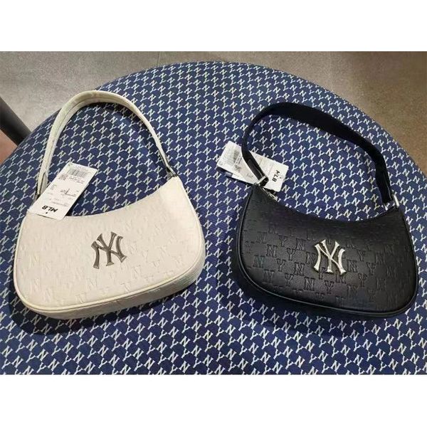 evalonesco dark pattern underarm bag ny shoulder bag vintage presbyopic casual embossed leather messenger bag trendy 22 spring new
evalonesco dark pattern underarm bag ny shoulder bag vintage presbyopic casual embossed leather messenger bag trendy 22 spring new