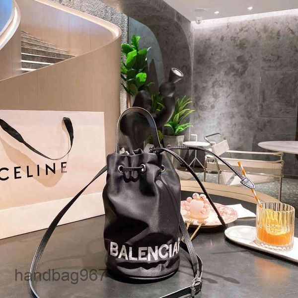 designer bbalencaigass classic women bags leisure 2022 versatile designer surface hand women's drawstring bucket cloth
designer bbalencaigass classic women bags leisure 2022 versatile designer surface hand women's drawstring bucket cloth