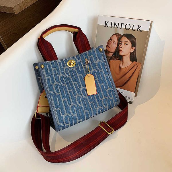 internet celebrity canvas large capacity one-shoulder crossboby bag womens 2021 new fashionable portable korean style french texture tote ba
internet celebrity canvas large capacity one-shoulder crossboby bag womens 2021 new fashionable portable korean style french texture tote ba