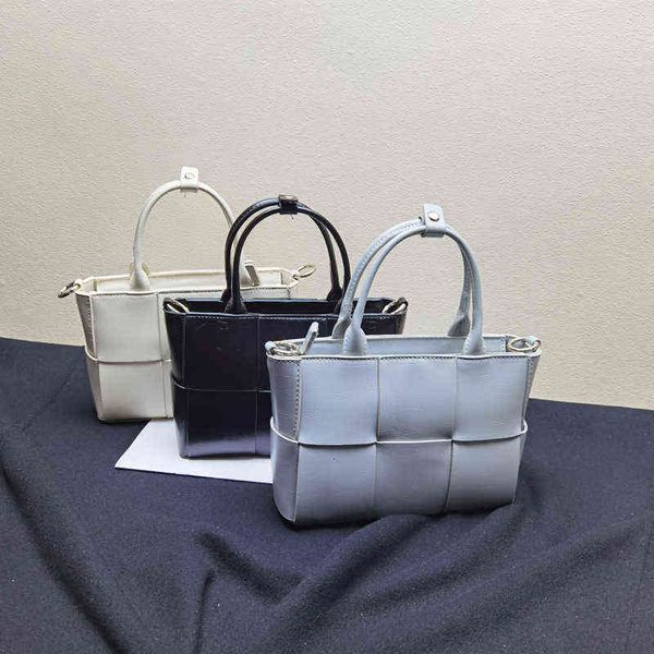 bag women's fashion large hand woven tote simple versatile capacity menger
bag women's fashion large hand woven tote simple versatile capacity menger