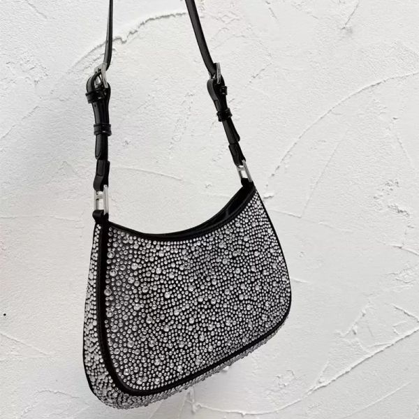 2022 luxury bead rhinestone shoulder bags women shiny diamond handbags hobos beading baguettes bling beads purses triangle diamonds handbag
2022 luxury bead rhinestone shoulder bags women shiny diamond handbags hobos beading baguettes bling beads purses triangle diamonds handbag