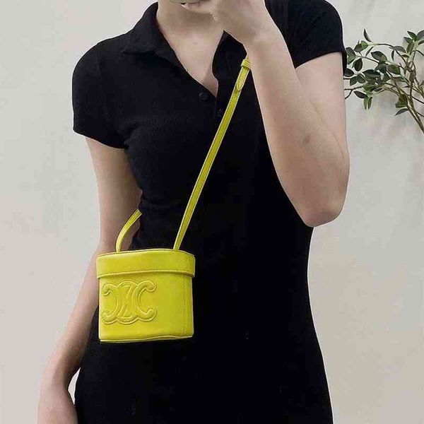 2022 factory online export fashion design handbag messenger bag shoulder triumphal arch mini women's 2022 new leather diagonal small
2022 factory online export fashion design handbag messenger bag shoulder triumphal arch mini women's 2022 new leather diagonal small