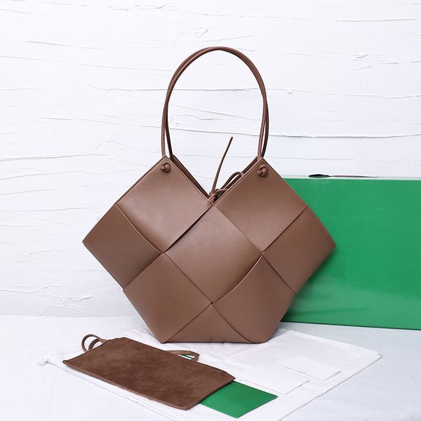 aa arco tote women's woven cowhide leather bag single shoulder shopping handbag large capacity basket totes luxurys designers bags
aa arco tote women's woven cowhide leather bag single shoulder shopping handbag large capacity basket totes luxurys designers bags