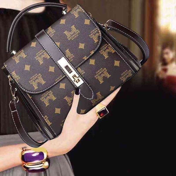2022 new designer crossbody bags soft leather female messenger women's spring summer fashion high-capacity shoulder bag retro letter lu
2022 new designer crossbody bags soft leather female messenger women's spring summer fashion high-capacity shoulder bag retro letter lu