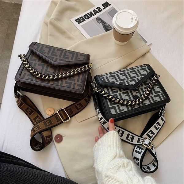 designer bags for women women's spring winter 2022 popular fashion one shoulder small square broadband messenger bag retro letter luxur
designer bags for women women's spring winter 2022 popular fashion one shoulder small square broadband messenger bag retro letter luxur