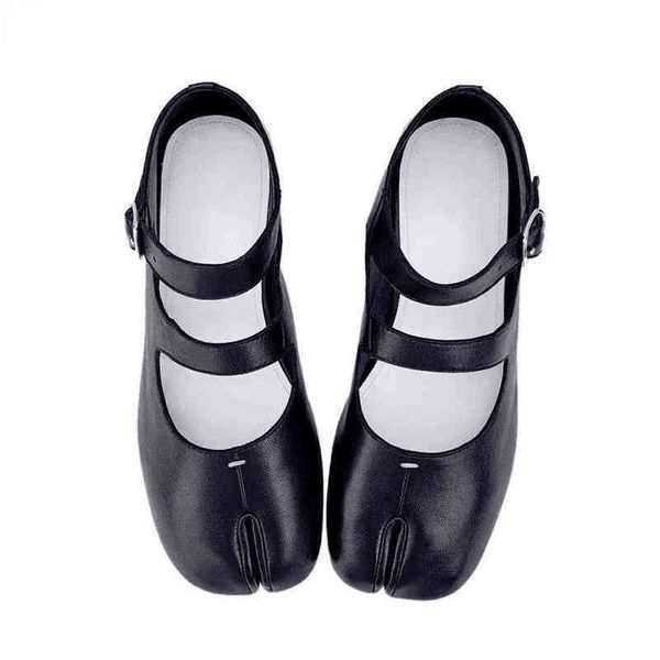 dress shoes women split toe flat ninja tabi leather woman mary jane soft retro pump shallow buckle ballet 220715, Black
dress shoes women split toe flat ninja tabi leather woman mary jane soft retro pump shallow buckle ballet 220715, Black