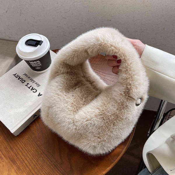 evening bags fashion luxury faux fur half moon women s handbags designer 2022fluffy soft plush warm winter clutch shoulder 220517
evening bags fashion luxury faux fur half moon women s handbags designer 2022fluffy soft plush warm winter clutch shoulder 220517