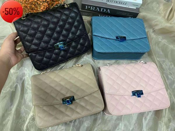 fshion luxury designerin the lock is with smll smll frgrnt medium rhombic lttice metl a one shoulder messenger
fshion luxury designerin the lock is with smll smll frgrnt medium rhombic lttice metl a one shoulder messenger