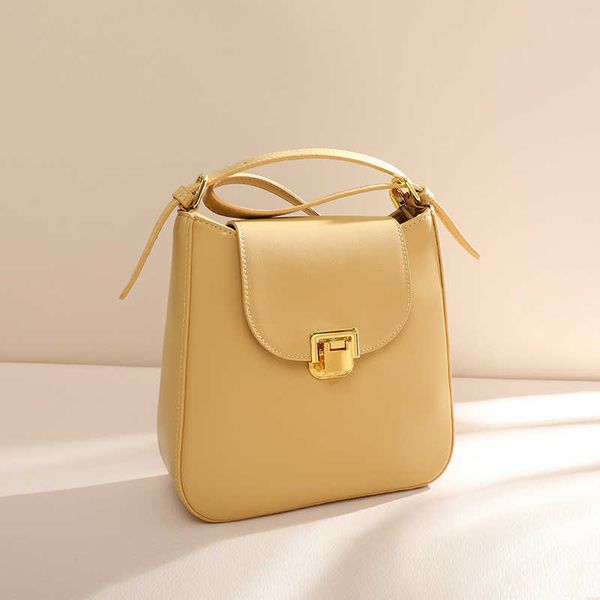 bag 2022bucket women's summer new simple niche design sense large capacity versatile bag commuter single shoulder messenger bag
bag 2022bucket women's summer new simple niche design sense large capacity versatile bag commuter single shoulder messenger bag