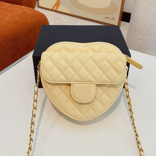 22ss france designer heart love style shoulder bags quilted matelasse chain crossbody bag gold hardware mini outdoor sacoche cute cosmetic l
22ss france designer heart love style shoulder bags quilted matelasse chain crossbody bag gold hardware mini outdoor sacoche cute cosmetic l