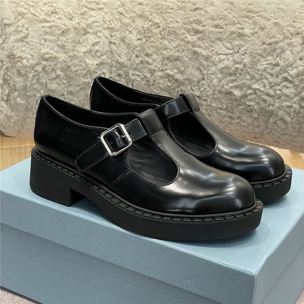 style college style small leather shoe sandals original classic soft rubber soles low heel women shoes ,original packaging, Black
style college style small leather shoe sandals original classic soft rubber soles low heel women shoes ,original packaging, Black