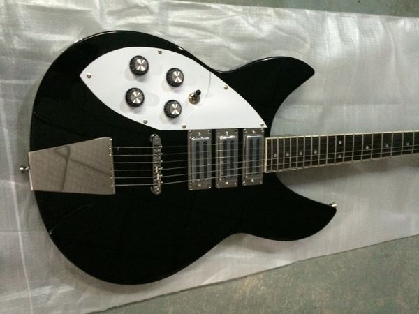 ricken 330 6 strings electric guitar semi hollow body chrome hardware dots inlay left hand
ricken 330 6 strings electric guitar semi hollow body chrome hardware dots inlay left hand