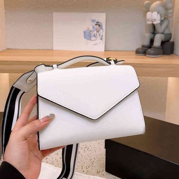 evening bag prbag triangle shoulder bag women designer crossbody bags leather handbag designer triangular flip clutch female purses 220510
evening bag prbag triangle shoulder bag women designer crossbody bags leather handbag designer triangular flip clutch female purses 220510