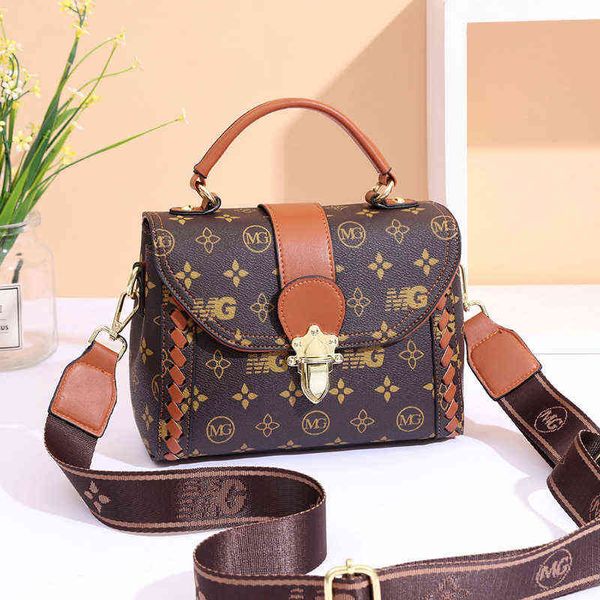 red small 2022 new able style single cross women's bag2022 factory online export fashion trendy brand ladies handbag
red small 2022 new able style single cross women's bag2022 factory online export fashion trendy brand ladies handbag