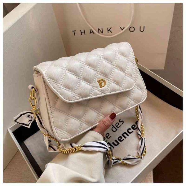 2022 factory wholesale bag female fashion lingge chain single shoulder bag, niche design, net red temperament messenger bag 8034
2022 factory wholesale bag female fashion lingge chain single shoulder bag, niche design, net red temperament messenger bag 8034
