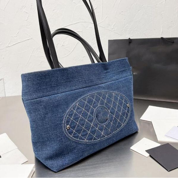 tz 2022ss luxury designer womens denim shopping bags silver hardware handle totes shoulder large capacity pocket fashion street trends handb
tz 2022ss luxury designer womens denim shopping bags silver hardware handle totes shoulder large capacity pocket fashion street trends handb