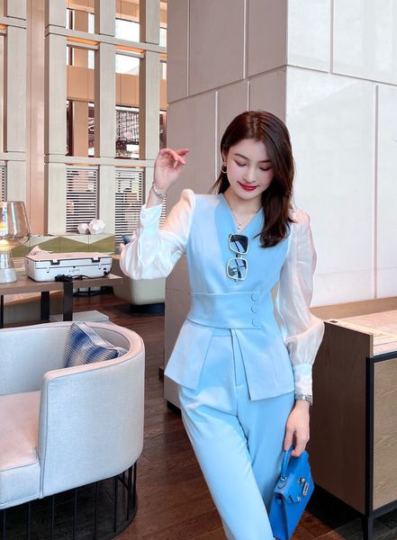 women's tracksuits 2022 new fashion, european brand designer summer and spring trend, lady two-piece trendy t-shirt + casual slacks, si, Gray
women's tracksuits 2022 new fashion, european brand designer summer and spring trend, lady two-piece trendy t-shirt + casual slacks, si, Gray