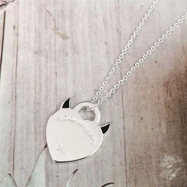 ms s925 pure silver classic pink enamel devil horns heart-shaped necklace pendant cyan blue glue 210621209z
ms s925 pure silver classic pink enamel devil horns heart-shaped necklace pendant cyan blue glue 210621209z