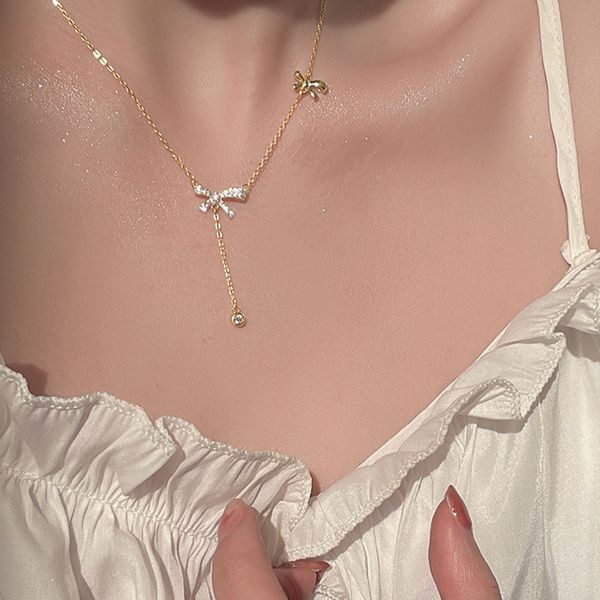super fairy high-grade sense diamond inlaid bow pendant light luxury necklace female 925 sterling silver clavicle
super fairy high-grade sense diamond inlaid bow pendant light luxury necklace female 925 sterling silver clavicle