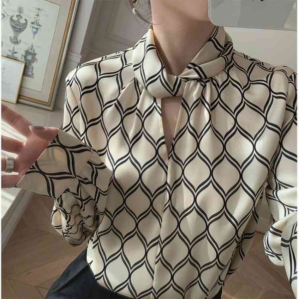manufacturer's mona sense women's wear white-collar light decor short shirt inside and outside casual ladies summer trend
manufacturer's mona sense women's wear white-collar light decor short shirt inside and outside casual ladies summer trend