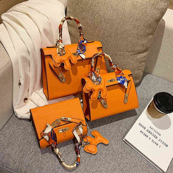 luxury designer handbags fashion shoulder bags for women large capacity tote travel wild crossbody bag trend vintage handbag
luxury designer handbags fashion shoulder bags for women large capacity tote travel wild crossbody bag trend vintage handbag