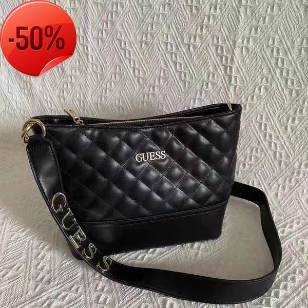 luxury designergs new home fashion one messenger rhombic letter thick shoulder strap solid color bucket bag 
luxury designergs new home fashion one messenger rhombic letter thick shoulder strap solid color bucket bag