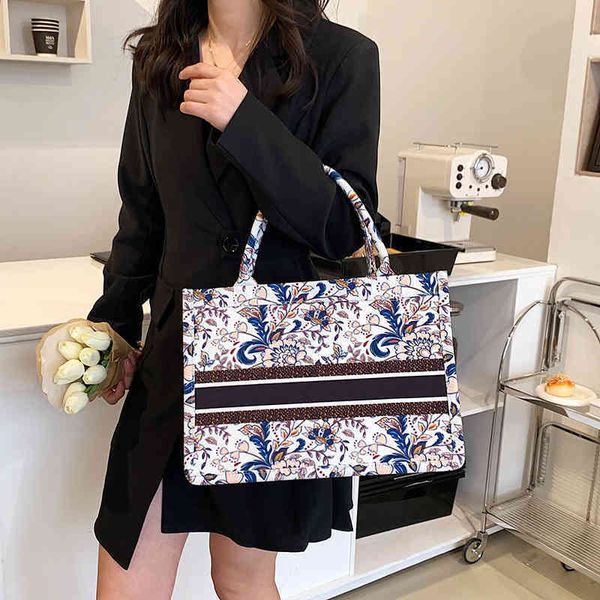 outlet handbags large capacity printed tote bag 2022 new trend contrast color handbag simple women's bag
outlet handbags large capacity printed tote bag 2022 new trend contrast color handbag simple women's bag